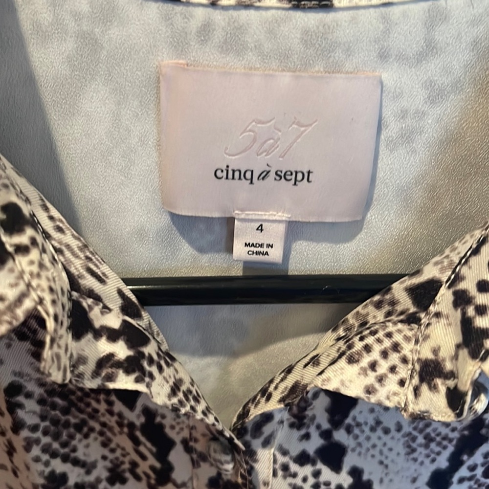 Excellent used condition. Size 4. Cinq a sept dress